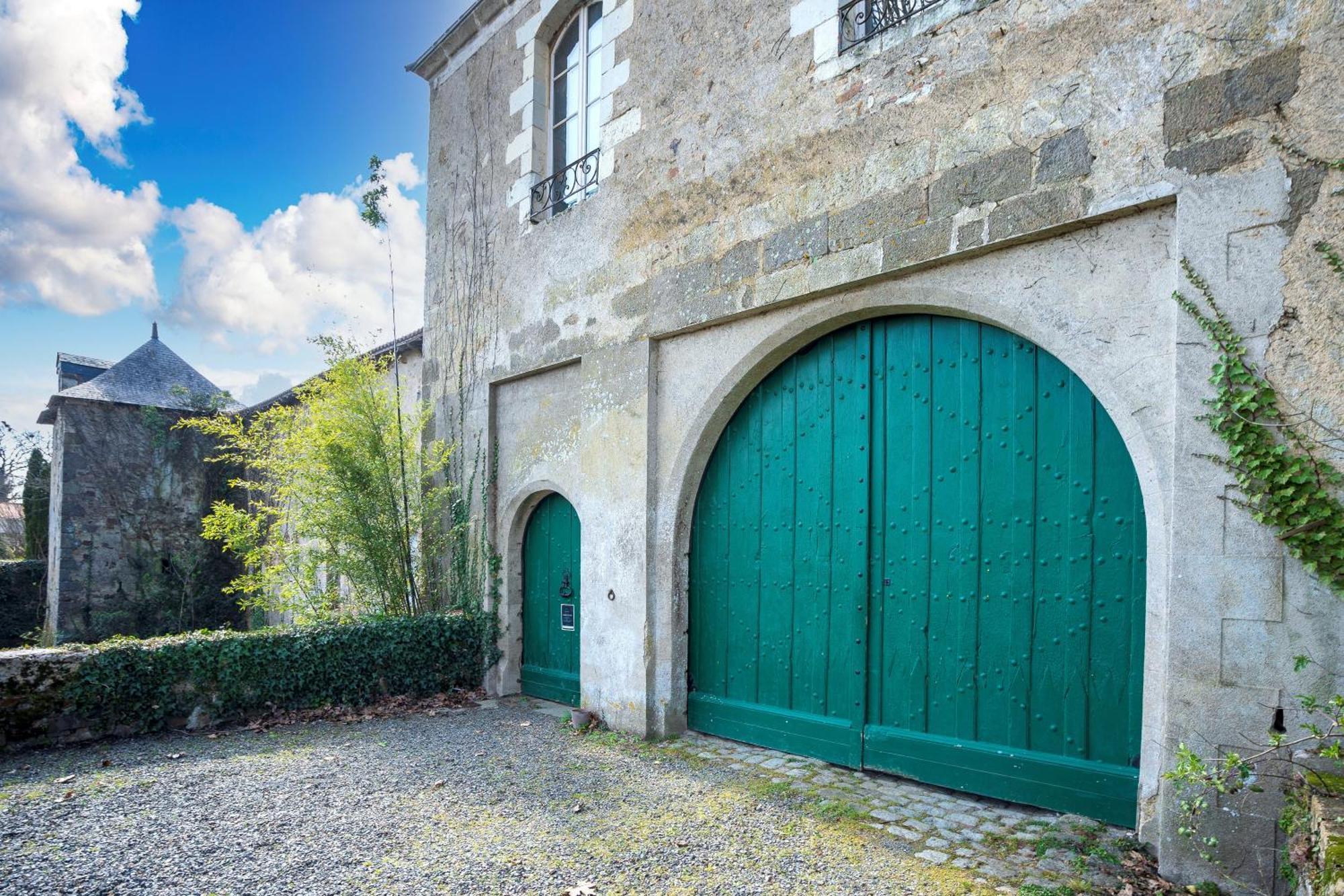 Chateau De La Tourlandry